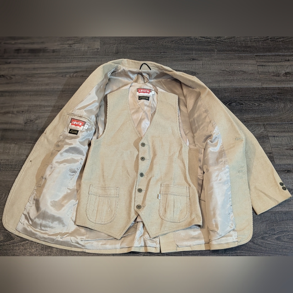 Levi's Strauss Co Men's Vintage 2PC Tan Corduroy Jacket & Vest